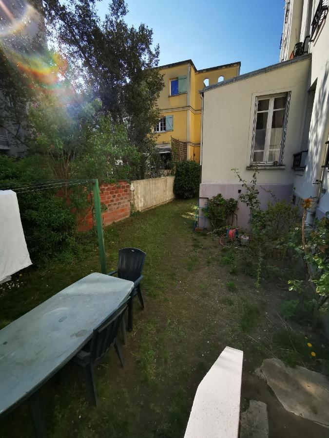Studio La Belle Vie Suresnes Buitenkant foto